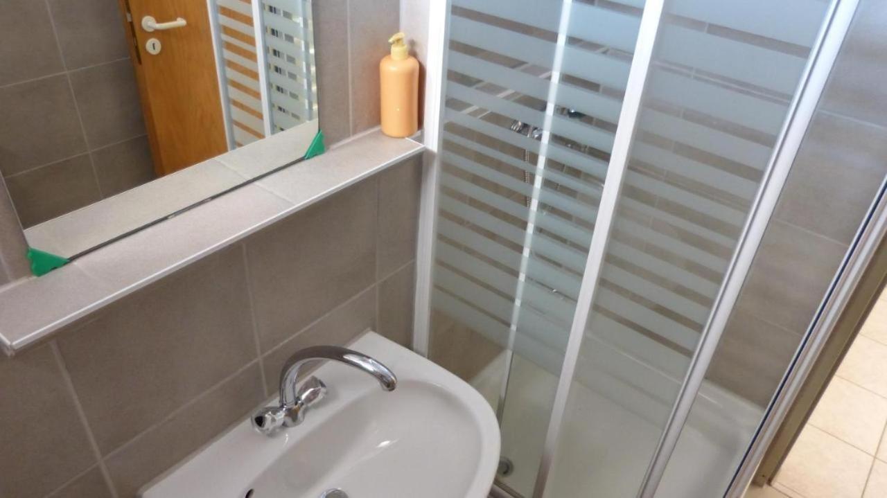 Beach Apartments Nemira Omiš Екстериор снимка
