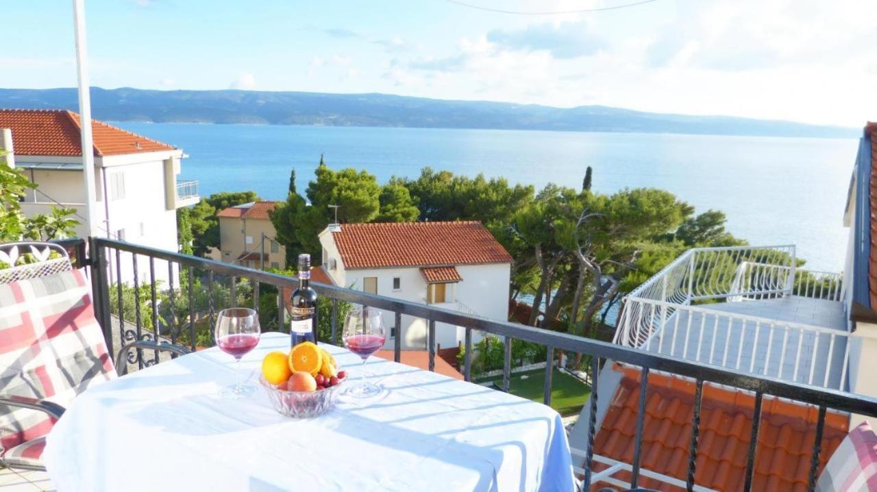 Beach Apartments Nemira Omiš Екстериор снимка