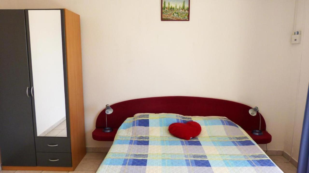 Beach Apartments Nemira Omiš Екстериор снимка