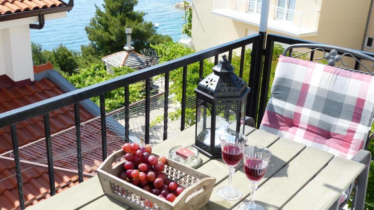 Beach Apartments Nemira Omiš Екстериор снимка