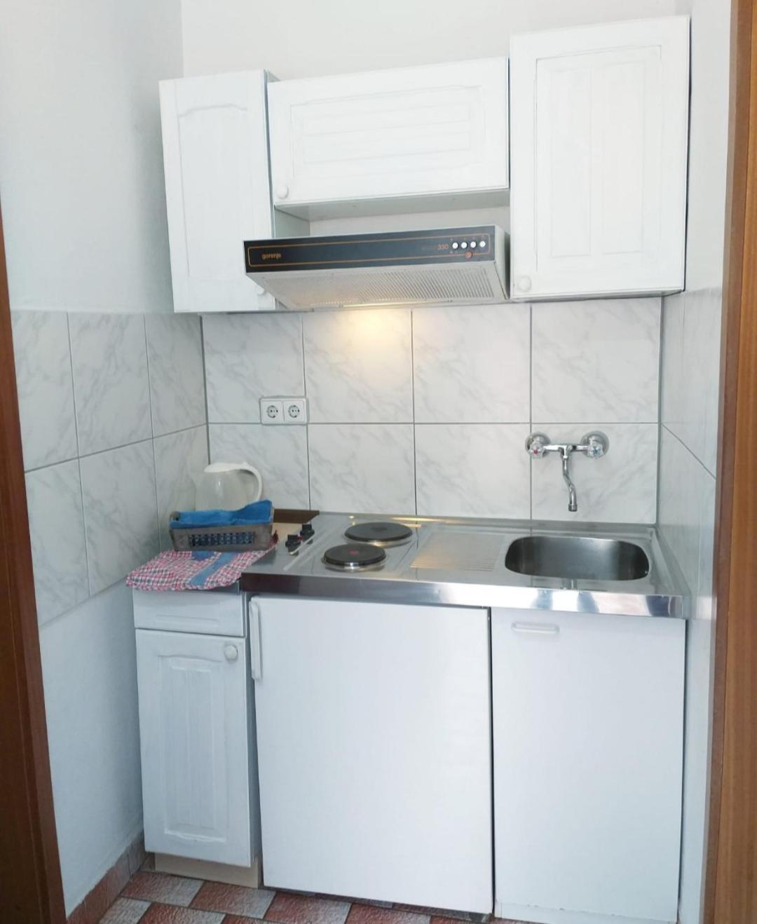Beach Apartments Nemira Omiš Екстериор снимка