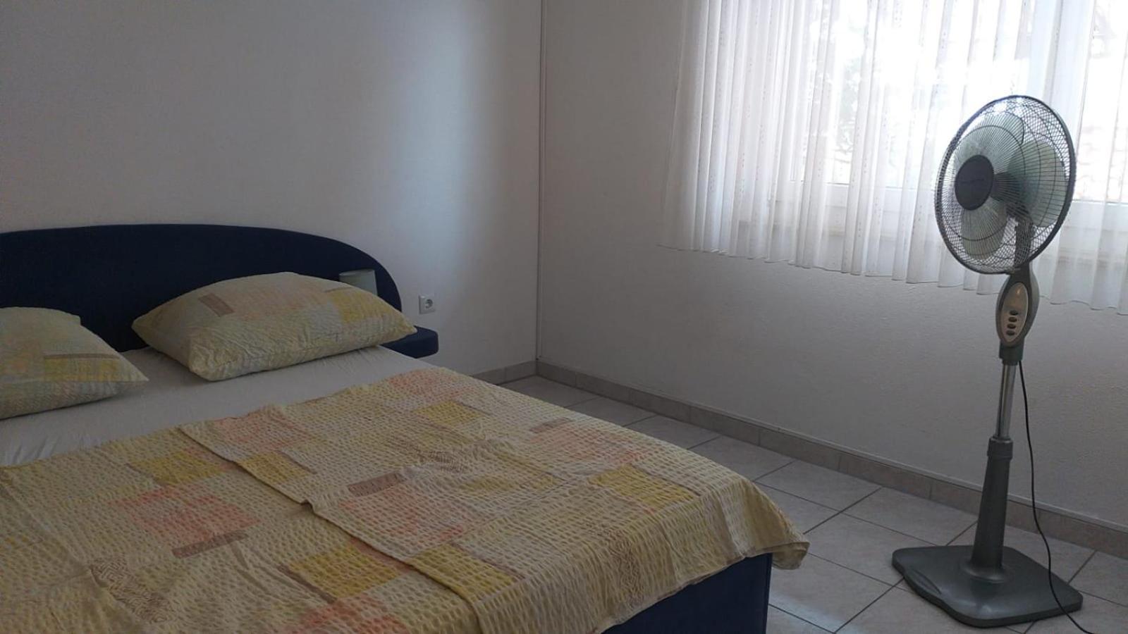 Beach Apartments Nemira Omiš Екстериор снимка